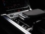 Audi Q8 e-tron 55 quattro S Edition 115 kWh 408 PK | S-line | Automaat | Navigatie | Camera | Panoramadak | Lichtmetalen velgen |