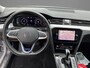 Volkswagen Passat Variant 1.4 TSI 218pk DSG PHEV GTE Business · Panoramadak · Camera · Inklap. Trekhaak · Keyless · Stoelverwarming · Apple/Android Car Play · Massagefunctie Bestuurdersstoel ·