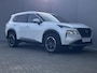 Nissan X-Trail 1.5 e-Power Tekna Automaat / Fabrieksgarantie tot 03-2028 / Navigatie / Lederen Bekleding / Stoel- en Stuurverwarming / Verwarmde Voorruit / Elektrische Kofferbak / Elektrisch Verstelbare Stoelen met Geheugen / 18" LM wielen + All Season banden /