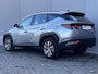 Hyundai Tucson 1.6 T-GDI HEV 230pk Comfort / Fabrieksgarantie tot 02-2028 / Dealer onderhouden / 1.650kg trekgewicht / Navigatie / Achteruitrijcamera / Apple Carplay Android / 17" LM wielen /