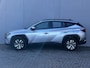 Hyundai Tucson 1.6 T-GDI HEV 230pk Comfort / Fabrieksgarantie tot 02-2028 / Dealer onderhouden / 1.650kg trekgewicht / Navigatie / Achteruitrijcamera / Apple Carplay Android / 17" LM wielen /