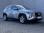 Hyundai Tucson 1.6 T-GDI HEV 230pk Comfort / Fabrieksgarantie tot 02-2028 / Dealer onderhouden / 1.650kg trekgewicht / Navigatie / Achteruitrijcamera / Apple Carplay Android / 17" LM wielen /