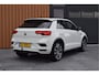 Volkswagen T-Roc 1.5 TSI 150pk DSG R-line Black style Pano | Trekhaak | Beats | 19"