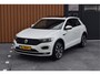 Volkswagen T-Roc 1.5 TSI 150pk DSG R-line Black style Pano | Trekhaak | Beats | 19"