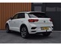 Volkswagen T-Roc 1.5 TSI 150pk DSG R-line Black style Pano | Trekhaak | Beats | 19"