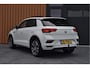 Volkswagen T-Roc 1.5 TSI 150pk DSG R-line Black style Pano | Trekhaak | Beats | 19"