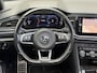 Volkswagen T-Roc 1.5 TSI 150pk R-line | Panoramadak | Virtueel cockpit | Adaptieve cruise | Lane assist | Trekhaak afneembaar | 19 inch velgen | Apple CarPlay | Navigatie | Camera | Elektrische achterklep | Keyless | LED | DAB | Volledig onderhouden