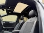 Volkswagen T-Roc 1.5 TSI 150pk R-line | Panoramadak | Virtueel cockpit | Adaptieve cruise | Lane assist | Trekhaak afneembaar | 19 inch velgen | Apple CarPlay | Navigatie | Camera | Elektrische achterklep | Keyless | LED | DAB | Volledig onderhouden