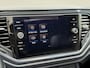 Volkswagen T-Roc 1.5 TSI 150pk R-line | Panoramadak | Virtueel cockpit | Adaptieve cruise | Lane assist | Trekhaak afneembaar | 19 inch velgen | Apple CarPlay | Navigatie | Camera | Elektrische achterklep | Keyless | LED | DAB | Volledig onderhouden