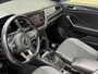 Volkswagen T-Roc 1.5 TSI 150pk R-line | Panoramadak | Virtueel cockpit | Adaptieve cruise | Lane assist | Trekhaak afneembaar | 19 inch velgen | Apple CarPlay | Navigatie | Camera | Elektrische achterklep | Keyless | LED | DAB | Volledig onderhouden