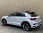 Volkswagen T-Roc 1.5 TSI 150pk R-line | Panoramadak | Virtueel cockpit | Adaptieve cruise | Lane assist | Trekhaak afneembaar | 19 inch velgen | Apple CarPlay | Navigatie | Camera | Elektrische achterklep | Keyless | LED | DAB | Volledig onderhouden