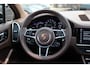 Porsche Cayenne 3.0 E-Hybrid / Trekhaak / Panoramadak / 360Camera / Softclose / Bose / 21'' / Luchtvering / Sportdesign+Chrono / Keyless / CarPlay / Stoelverwarming / Dodehoek / DAB / Cruise Control