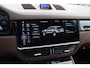 Porsche Cayenne 3.0 E-Hybrid / Trekhaak / Panoramadak / 360Camera / Softclose / Bose / 21'' / Luchtvering / Sportdesign+Chrono / Keyless / CarPlay / Stoelverwarming / Dodehoek / DAB / Cruise Control