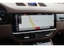 Porsche Cayenne 3.0 E-Hybrid / Trekhaak / Panoramadak / 360Camera / Softclose / Bose / 21'' / Luchtvering / Sportdesign+Chrono / Keyless / CarPlay / Stoelverwarming / Dodehoek / DAB / Cruise Control