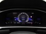 Volkswagen T-Roc 1.5 TSi 150 Pk Automaat R-Line Business | Trekhaak | Stoelverwarming | Camera | Adaptive Cruise | Carplay | Navigatie | 17 Inch | 20.604 Km !!