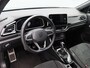Volkswagen T-Roc 1.5 TSi 150 Pk Automaat R-Line Business | Trekhaak | Stoelverwarming | Camera | Adaptive Cruise | Carplay | Navigatie | 17 Inch | 20.604 Km !!
