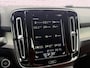 Volvo XC40 2.0 T4 Inscription | Trekhaak | Stoelverwarming | Parkeer camera | BLIS | Leder | Parkeersensoren | Cruise control | Metallic lak |