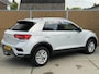 Volkswagen T-Roc 1.0 TSI Style Trekhaak | Climate control | Navigatiesysteem | Cruise control adaptief | DAB ontvangst | Getint glas | Smartphone intergratie | Parkeersensoren voor en achter