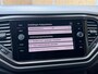 Volkswagen T-Roc 1.0 TSI Style Trekhaak | Climate control | Navigatiesysteem | Cruise control adaptief | DAB ontvangst | Getint glas | Smartphone intergratie | Parkeersensoren voor en achter
