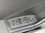 Volkswagen T-Roc 1.0 TSI Style Trekhaak | Climate control | Navigatiesysteem | Cruise control adaptief | DAB ontvangst | Getint glas | Smartphone intergratie | Parkeersensoren voor en achter