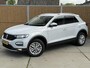 Volkswagen T-Roc 1.0 TSI Style Trekhaak | Climate control | Navigatiesysteem | Cruise control adaptief | DAB ontvangst | Getint glas | Smartphone intergratie | Parkeersensoren voor en achter