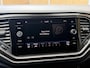 Volkswagen T-Roc 1.0 TSI Style Trekhaak | Climate control | Navigatiesysteem | Cruise control adaptief | DAB ontvangst | Getint glas | Smartphone intergratie | Parkeersensoren voor en achter