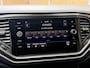 Volkswagen T-Roc 1.0 TSI Style Trekhaak | Climate control | Navigatiesysteem | Cruise control adaptief | DAB ontvangst | Getint glas | Smartphone intergratie | Parkeersensoren voor en achter