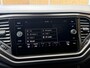Volkswagen T-Roc 1.0 TSI Style Trekhaak | Climate control | Navigatiesysteem | Cruise control adaptief | DAB ontvangst | Getint glas | Smartphone intergratie | Parkeersensoren voor en achter