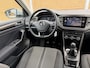 Volkswagen T-Roc 1.0 TSI Style Trekhaak | Climate control | Navigatiesysteem | Cruise control adaptief | DAB ontvangst | Getint glas | Smartphone intergratie | Parkeersensoren voor en achter