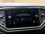 Volkswagen T-Roc 1.0 TSI Style Trekhaak | Climate control | Navigatiesysteem | Cruise control adaptief | DAB ontvangst | Getint glas | Smartphone intergratie | Parkeersensoren voor en achter