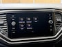 Volkswagen T-Roc 1.0 TSI Style Trekhaak | Climate control | Navigatiesysteem | Cruise control adaptief | DAB ontvangst | Getint glas | Smartphone intergratie | Parkeersensoren voor en achter