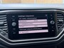 Volkswagen T-Roc 1.0 TSI Style Trekhaak | Climate control | Navigatiesysteem | Cruise control adaptief | DAB ontvangst | Getint glas | Smartphone intergratie | Parkeersensoren voor en achter