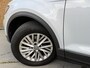 Volkswagen T-Roc 1.0 TSI Style Trekhaak | Climate control | Navigatiesysteem | Cruise control adaptief | DAB ontvangst | Getint glas | Smartphone intergratie | Parkeersensoren voor en achter