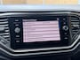 Volkswagen T-Roc 1.0 TSI Style Trekhaak | Climate control | Navigatiesysteem | Cruise control adaptief | DAB ontvangst | Getint glas | Smartphone intergratie | Parkeersensoren voor en achter