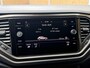 Volkswagen T-Roc 1.0 TSI Style Trekhaak | Climate control | Navigatiesysteem | Cruise control adaptief | DAB ontvangst | Getint glas | Smartphone intergratie | Parkeersensoren voor en achter