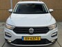 Volkswagen T-Roc 1.0 TSI Style Trekhaak | Climate control | Navigatiesysteem | Cruise control adaptief | DAB ontvangst | Getint glas | Smartphone intergratie | Parkeersensoren voor en achter