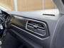 Volkswagen T-Roc 1.0 TSI Style Trekhaak | Climate control | Navigatiesysteem | Cruise control adaptief | DAB ontvangst | Getint glas | Smartphone intergratie | Parkeersensoren voor en achter