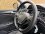 Volkswagen T-Roc 1.0 TSI Style Trekhaak | Climate control | Navigatiesysteem | Cruise control adaptief | DAB ontvangst | Getint glas | Smartphone intergratie | Parkeersensoren voor en achter