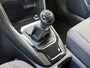 Volkswagen T-Roc 1.0 TSI Style Trekhaak | Climate control | Navigatiesysteem | Cruise control adaptief | DAB ontvangst | Getint glas | Smartphone intergratie | Parkeersensoren voor en achter