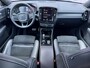 Volvo XC40 1.5 T2 R-Design | Keyless entry/start | Stoel en stuurverwarming | Parkeersensoren V+A | Parkeercamera | Extra getint glas | 19" lm velgen | Apple carplay/android auto |