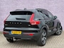 Volvo XC40 1.5 T2 R-Design | Keyless entry/start | Stoel en stuurverwarming | Parkeersensoren V+A | Parkeercamera | Extra getint glas | 19" lm velgen | Apple carplay/android auto |