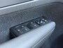 Volvo XC40 1.5 T2 R-Design | Keyless entry/start | Stoel en stuurverwarming | Parkeersensoren V+A | Parkeercamera | Extra getint glas | 19" lm velgen | Apple carplay/android auto |