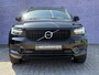 Volvo XC40 1.5 T2 R-Design | Keyless entry/start | Stoel en stuurverwarming | Parkeersensoren V+A | Parkeercamera | Extra getint glas | 19" lm velgen | Apple carplay/android auto |