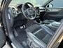 Volvo XC40 1.5 T2 R-Design | Keyless entry/start | Stoel en stuurverwarming | Parkeersensoren V+A | Parkeercamera | Extra getint glas | 19" lm velgen | Apple carplay/android auto |