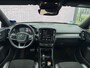 Volvo XC40 1.5 T2 R-Design | Keyless entry/start | Stoel en stuurverwarming | Parkeersensoren V+A | Parkeercamera | Extra getint glas | 19" lm velgen | Apple carplay/android auto |