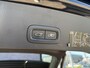 Volvo XC40 1.5 T2 R-Design | Keyless entry/start | Stoel en stuurverwarming | Parkeersensoren V+A | Parkeercamera | Extra getint glas | 19" lm velgen | Apple carplay/android auto |