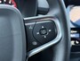 Volvo XC40 1.5 T2 R-Design | Keyless entry/start | Stoel en stuurverwarming | Parkeersensoren V+A | Parkeercamera | Extra getint glas | 19" lm velgen | Apple carplay/android auto |