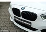 BMW 1-Serie M140i High Executive | Schuif-kanteldak | Harman Kardon | Camera | NL auto | 19 inch OZ Superturismo Aero | dealer onderhouden | Cruise