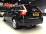 Volvo V60 2.4 D5 Twin Engine Momentum I AWD I Clima I Cruise I Navi I Xenon I Stoelverw I 17inch I 3-2027 Apk + Kln Brt I Euro 6 .