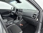 Hyundai Kona 1.6 GDI HEV FASHION | OUTLETDEAL! | TREKHAAK | ALL SEASONS | NAVI | CAMERA | CRUISE | PRIVACY GLASS | DODEHOEK SPIEGELS | 16'' LM VELGEN | AUTOMAAT | HYBRID |